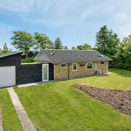 Stunning In With 2 Bedrooms And Wifi *