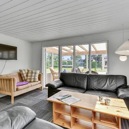 Σπίτι διακοπών Stunning In With 2 Bedrooms And Wifi Tarm