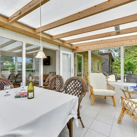 Stunning In With 2 Bedrooms And Wifi *