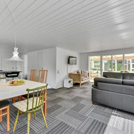 Σπίτι διακοπών Stunning In With 2 Bedrooms And Wifi Tarm